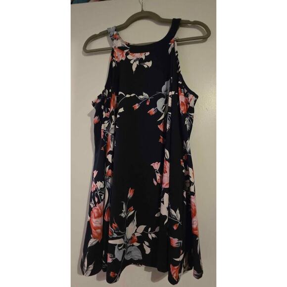 BLOOMCHIC ROSY "Blue Garden Beauty Halter Top" - Picture 2 of 5